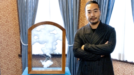 特定の用途を持つ“花鋏”が、アートとして変貌を遂げた。鋏としての概念を覆すその姿は、まさに未来への挑戦のようだ