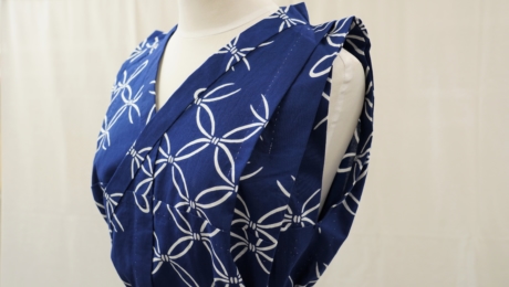 【竺仙】浴衣の新たなスタイル「ゆかたブラウス」と「運針プリーツスカート」を着こなして