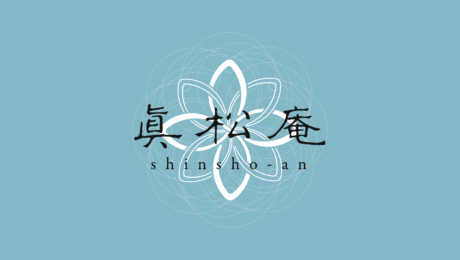 家紋デザインを軸に、瀟洒なホテルの世界観を表現。