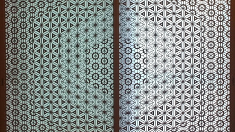 すべての模様に意味がある、精緻な幾何学柄の組子細工