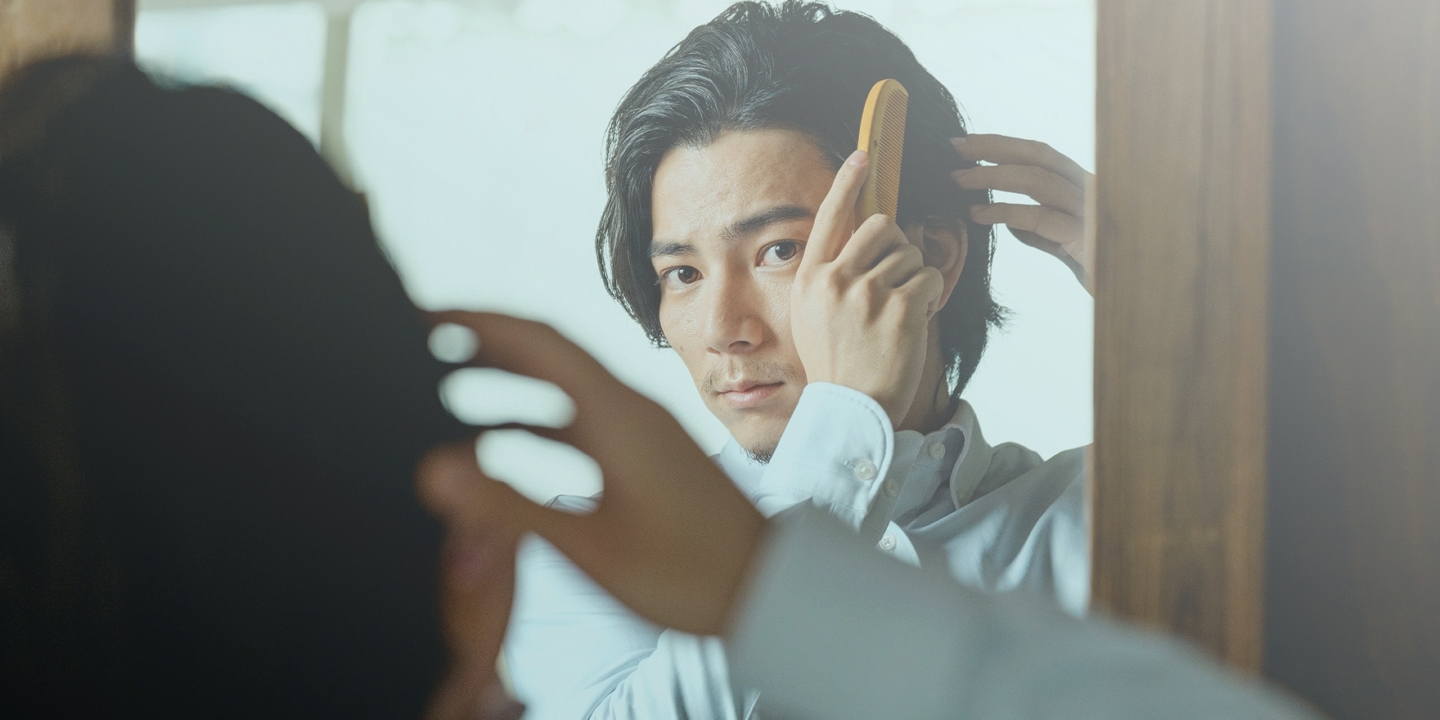 【よのや櫛舗】髪と頭皮のセルフケアに、“男のつげ櫛”のススメ
