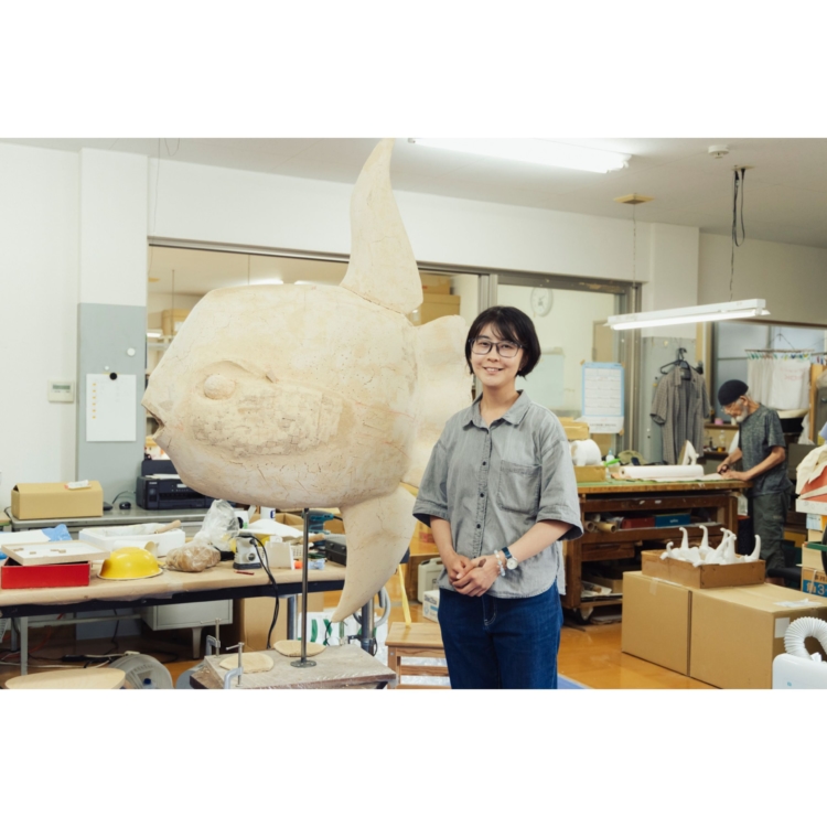 【若き担い手たち】江戸木目込人形の新たな可能性に挑む、松崎人形の最年少職人の情熱と技術
