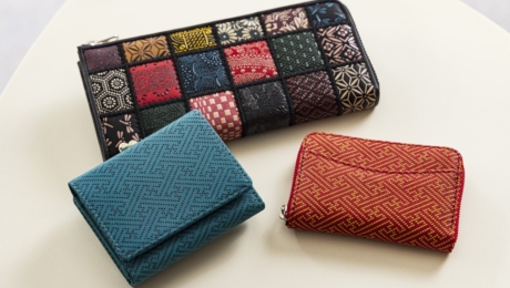 モダンな印傳で国内外のファンを魅了する、浅草前川印傳の美しい革小物たち