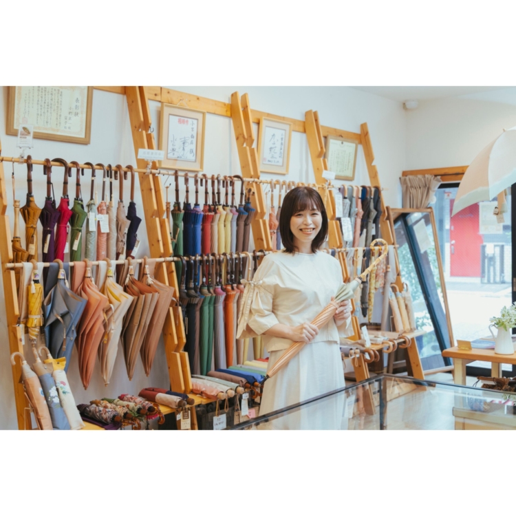 【若き担い手たち】「東京洋傘」の魅力と可能性を引き出す、小宮商店のブランドマネージャーの挑戦